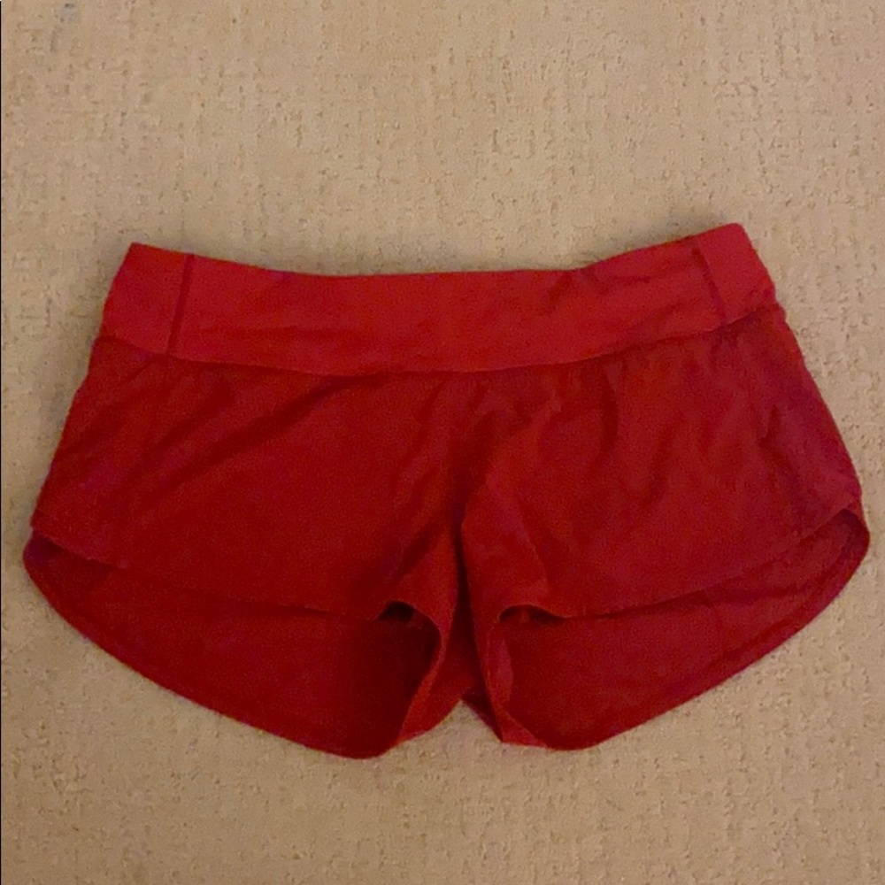Red lululemon 2.5’ speed up shorts
